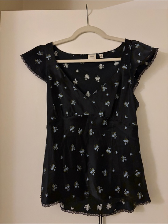 Wilfred Tops - Wilfred Black Floral V-Neck Lace-Trim Silk Blouse